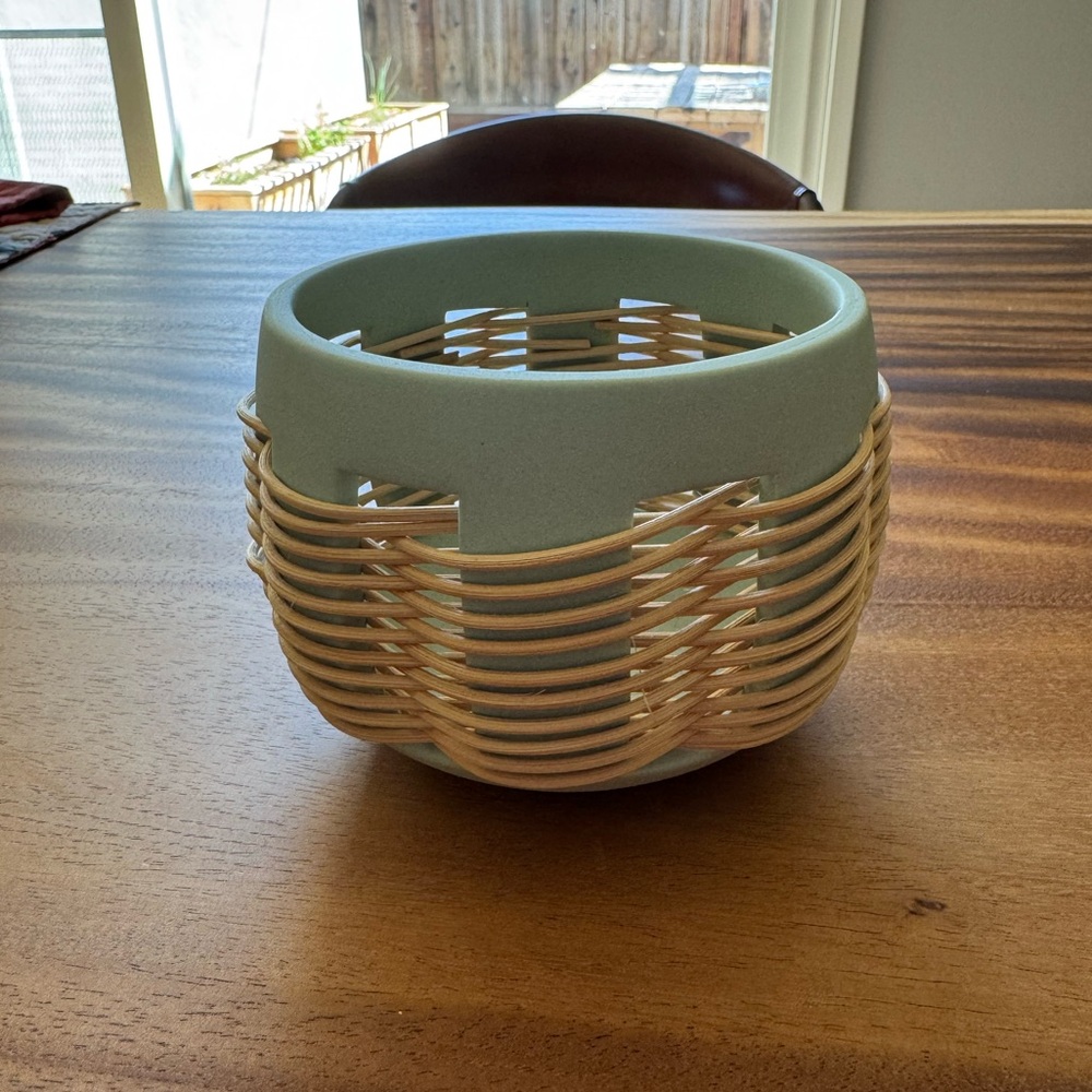 Pigeon toe ceramics woven tea candle holder